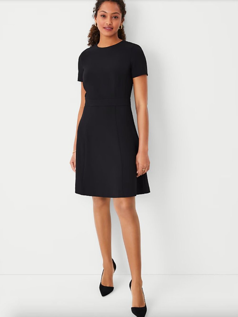 Ann Taylor NWT Petite Flare Dress in Fluid Crepe in Black - Size 8P